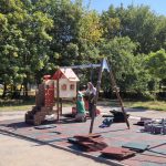 Продължават ремонтите на детски площадки в Търговище