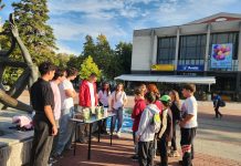 „Вълшебната завеса“ събра деца, изкуство и благотворителност